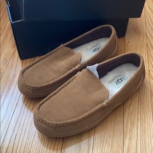 New Ugg Men Slippers / Moccasins